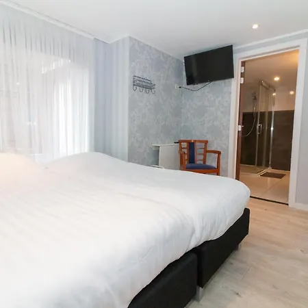 Het Anker מלון 3*